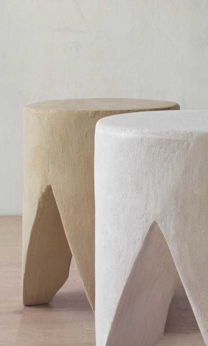 Mesa Auxiliar De Poliresina ZÚMEL