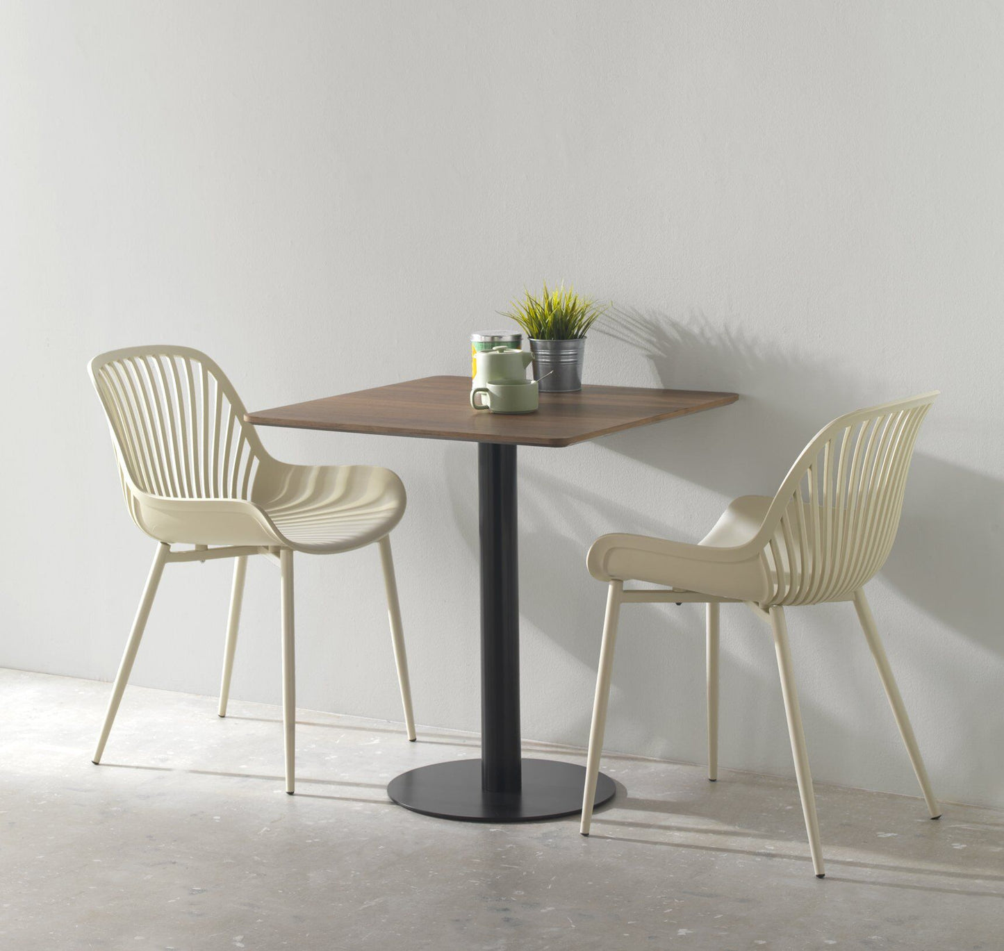 Juego de 4 Sillas Polipropileno NÁGIMA